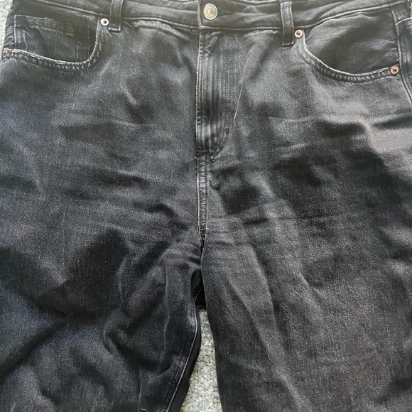 High Rise Distressed Mom Jean - Picture 3 of 5